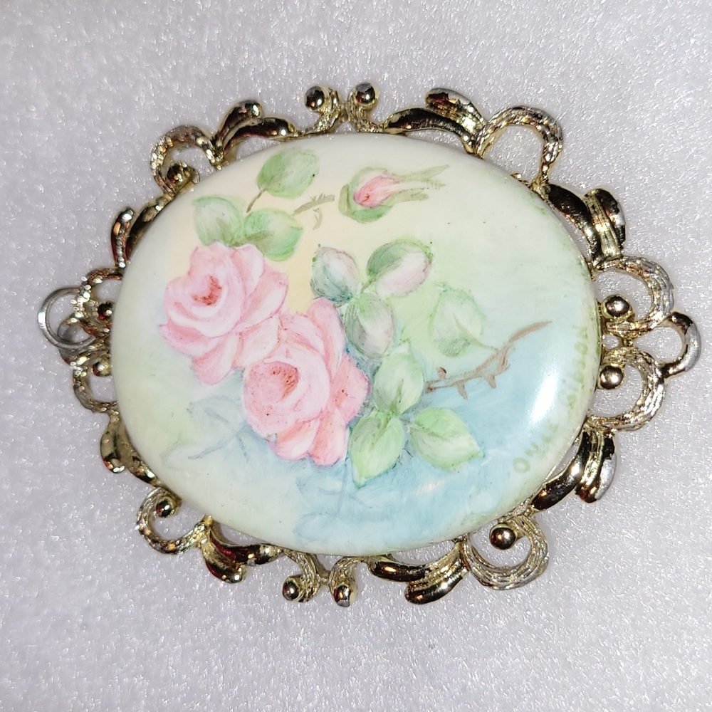 Vintage Artisan Pink Roses Cameo Brooch or Floral Pendant Signed Onie Gibson